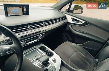 Внедорожник / Кроссовер Audi Q7 2017 в 