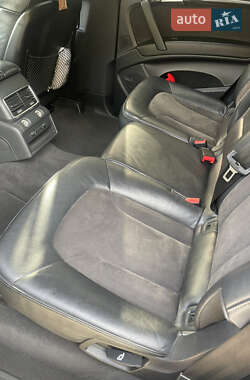 Внедорожник / Кроссовер Audi Q7 2012 в 