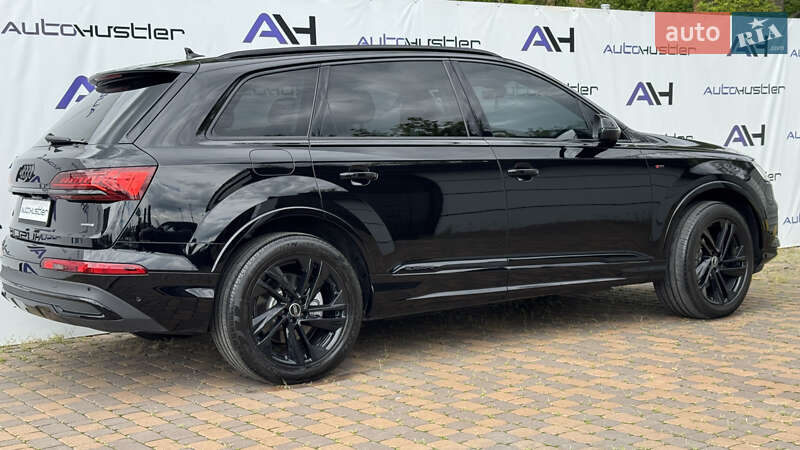 Внедорожник / Кроссовер Audi Q7 2020 в Киеве
