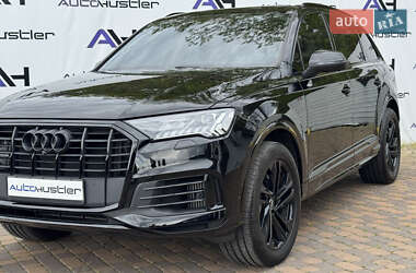 Позашляховик / Кросовер Audi Q7 2020 в 