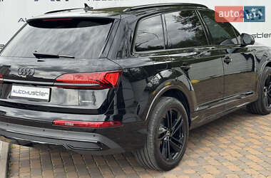 Позашляховик / Кросовер Audi Q7 2020 в 