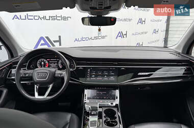 Позашляховик / Кросовер Audi Q7 2020 в 