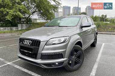 Внедорожник / Кроссовер Audi Q7 2015 в 