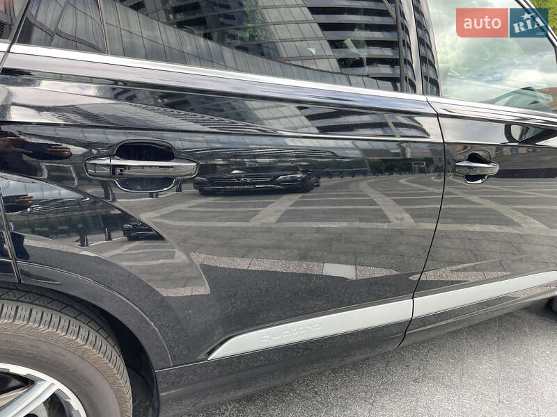 Позашляховик / Кросовер Audi Q7 2018 в Києві