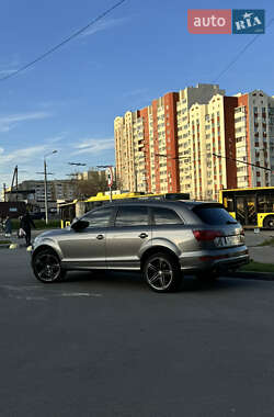 Позашляховик / Кросовер Audi Q7 2013 в 
