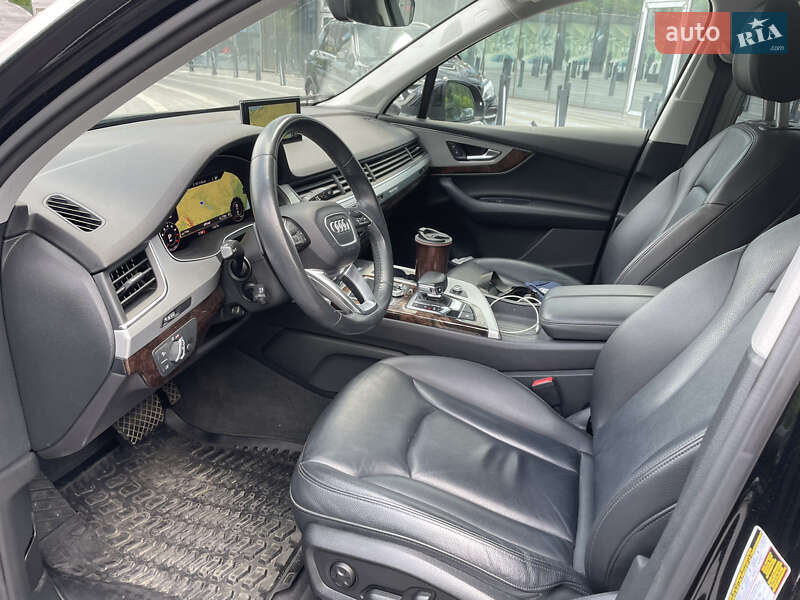 Позашляховик / Кросовер Audi Q7 2018 в Києві