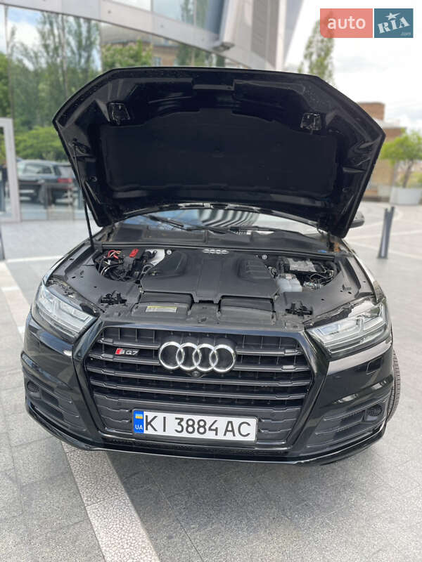 Позашляховик / Кросовер Audi Q7 2018 в Києві