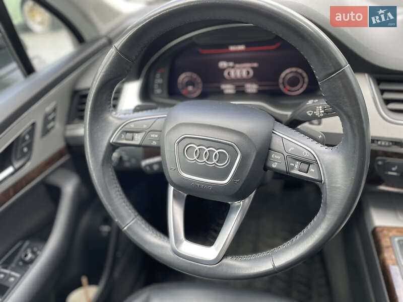 Позашляховик / Кросовер Audi Q7 2018 в Києві