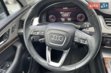 Внедорожник / Кроссовер Audi Q7 2018 в 