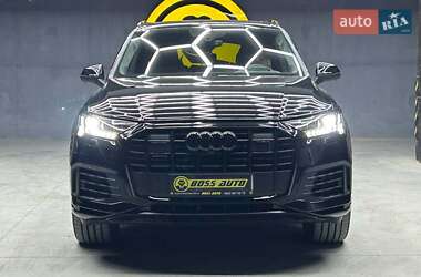 Внедорожник / Кроссовер Audi Q7 2022 в 