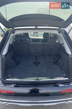 Внедорожник / Кроссовер Audi Q7 2020 в 