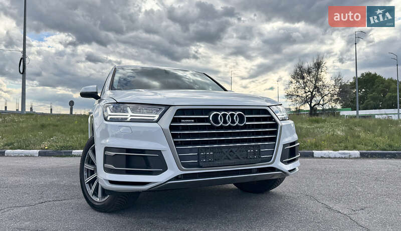 Внедорожник / Кроссовер Audi Q7 2016 в Киеве