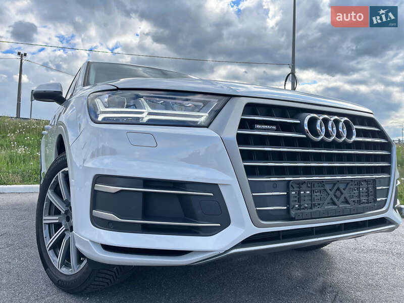 Внедорожник / Кроссовер Audi Q7 2016 в Киеве
