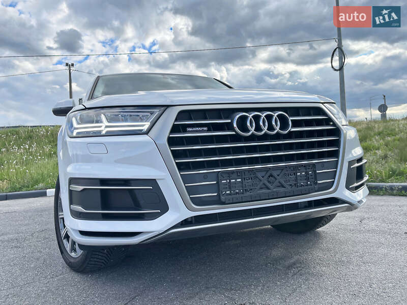 Внедорожник / Кроссовер Audi Q7 2016 в Киеве