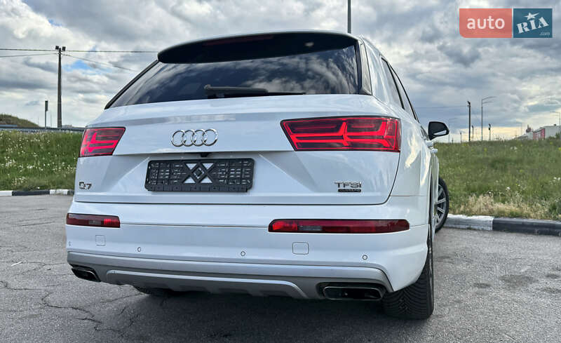 Внедорожник / Кроссовер Audi Q7 2016 в Киеве