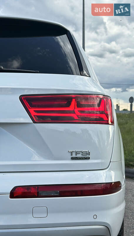 Внедорожник / Кроссовер Audi Q7 2016 в Киеве