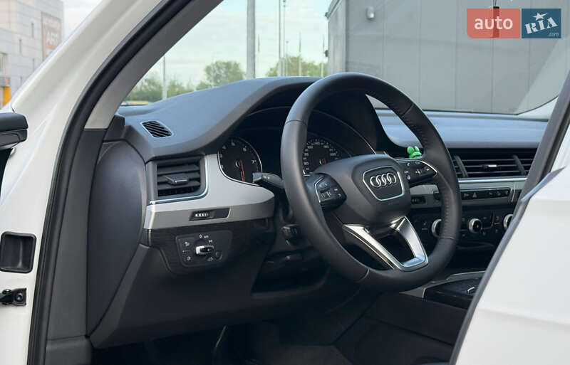 Внедорожник / Кроссовер Audi Q7 2016 в Киеве