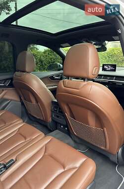 Внедорожник / Кроссовер Audi Q7 2018 в 