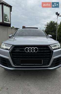 Внедорожник / Кроссовер Audi Q7 2018 в 