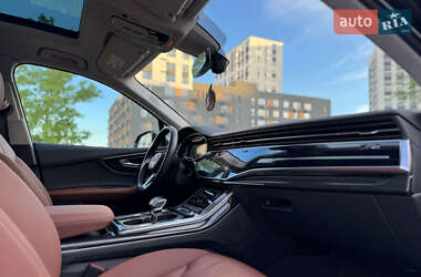 Позашляховик / Кросовер Audi Q7 2020 в 