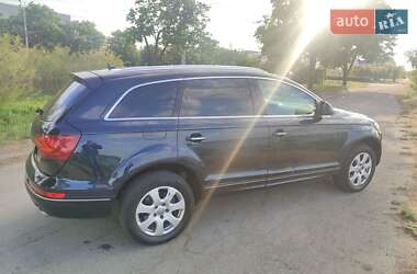 Внедорожник / Кроссовер Audi Q7 2010 в 