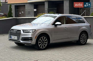 Внедорожник / Кроссовер Audi Q7 2016 в 