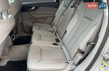 Внедорожник / Кроссовер Audi Q7 2016 в 
