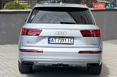 Внедорожник / Кроссовер Audi Q7 2016 в 