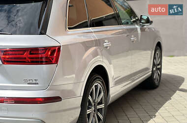 Внедорожник / Кроссовер Audi Q7 2016 в 
