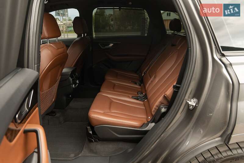 Позашляховик / Кросовер Audi Q7 2018 в Луцьку