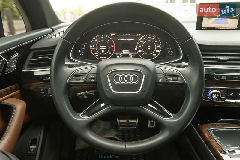 Позашляховик / Кросовер Audi Q7 2018 в Луцьку