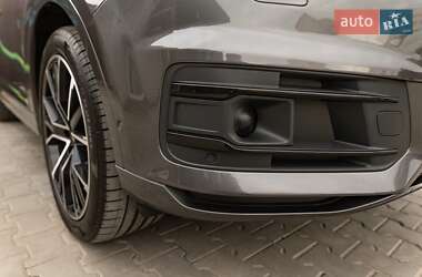 Позашляховик / Кросовер Audi Q7 2018 в 