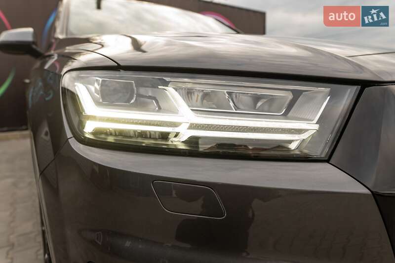 Позашляховик / Кросовер Audi Q7 2018 в Луцьку
