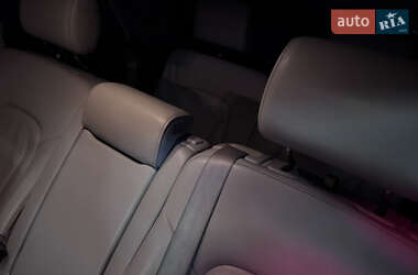 Внедорожник / Кроссовер Audi Q7 2011 в 