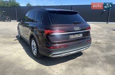 Внедорожник / Кроссовер Audi Q7 2021 в 