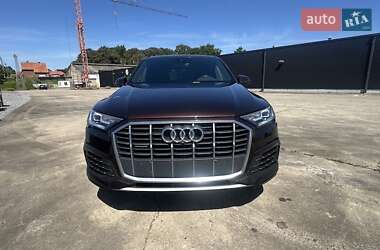Внедорожник / Кроссовер Audi Q7 2021 в 