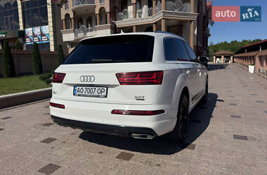 Внедорожник / Кроссовер Audi Q7 2016 в 