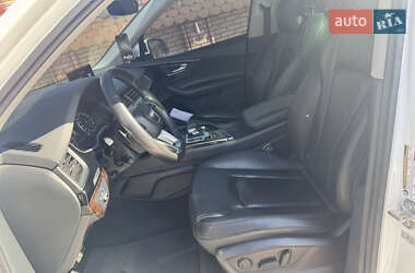 Внедорожник / Кроссовер Audi Q7 2016 в 