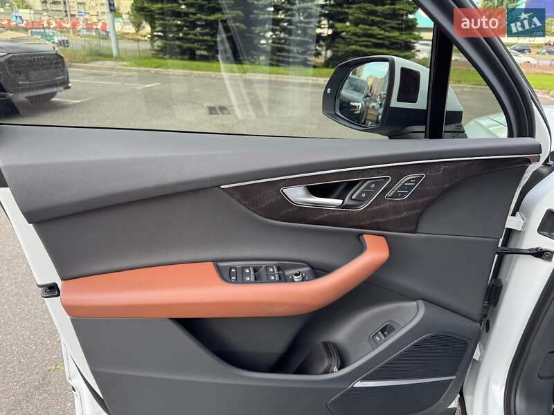 Внедорожник / Кроссовер Audi Q7 2023 в Киеве