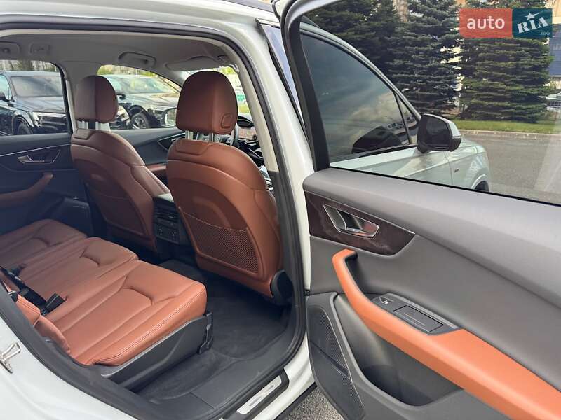 Внедорожник / Кроссовер Audi Q7 2023 в Киеве