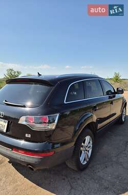 Внедорожник / Кроссовер Audi Q7 2007 в 