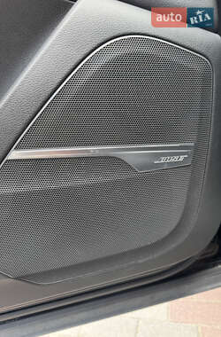 Внедорожник / Кроссовер Audi Q7 2016 в 