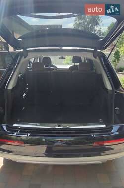 Позашляховик / Кросовер Audi Q7 2017 в 