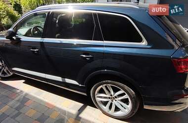Позашляховик / Кросовер Audi Q7 2017 в 