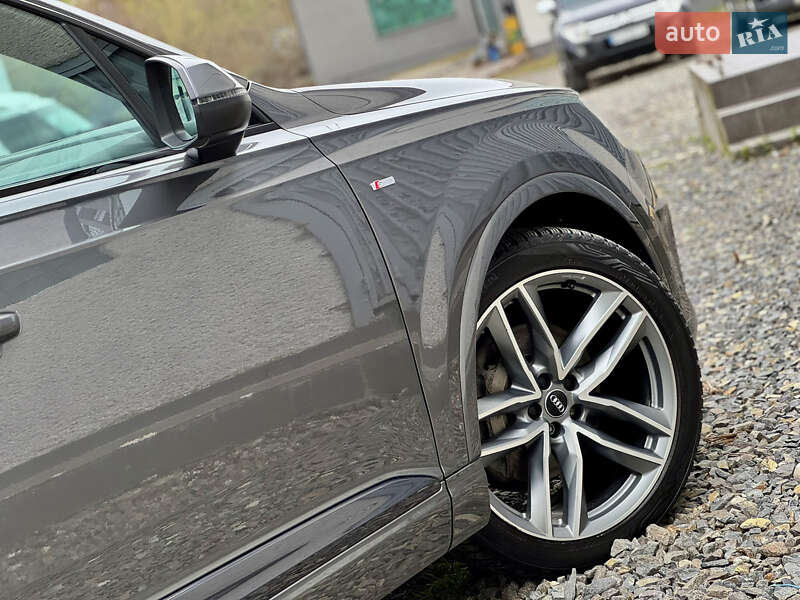 Внедорожник / Кроссовер Audi Q7 2018 в Ужгороде