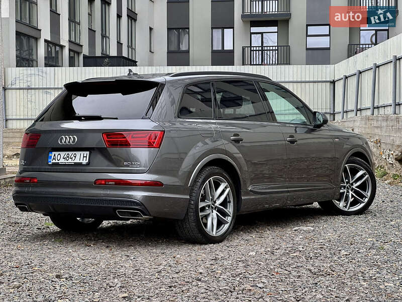 Внедорожник / Кроссовер Audi Q7 2018 в Ужгороде