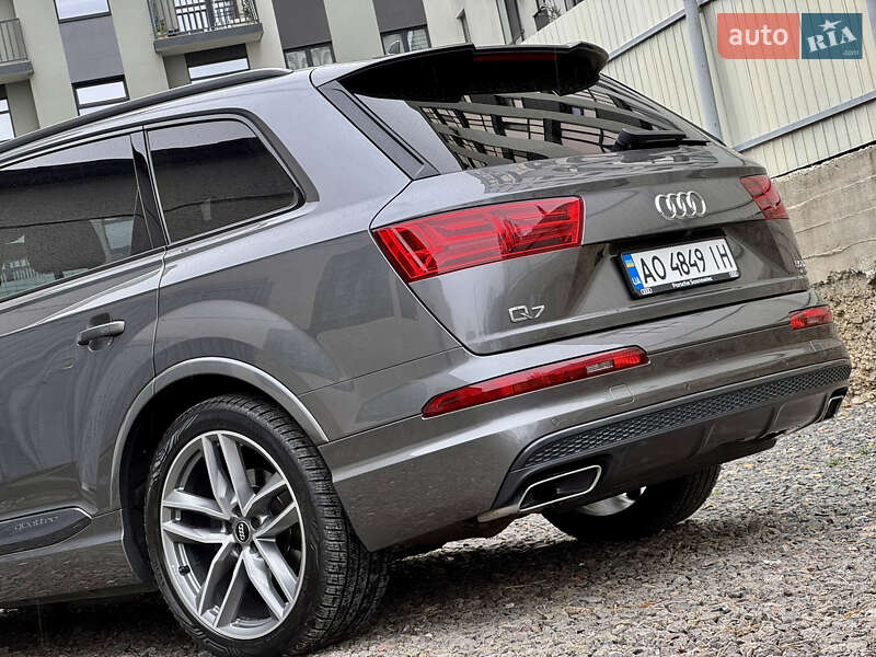 Внедорожник / Кроссовер Audi Q7 2018 в Ужгороде