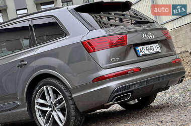 Внедорожник / Кроссовер Audi Q7 2018 в 