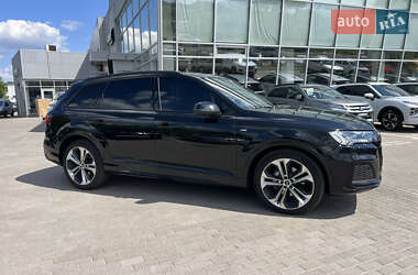 Внедорожник / Кроссовер Audi Q7 2023 в 