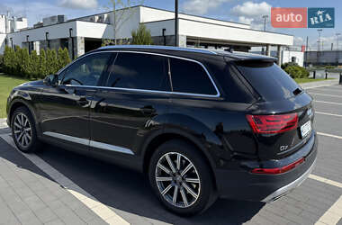 Внедорожник / Кроссовер Audi Q7 2018 в 